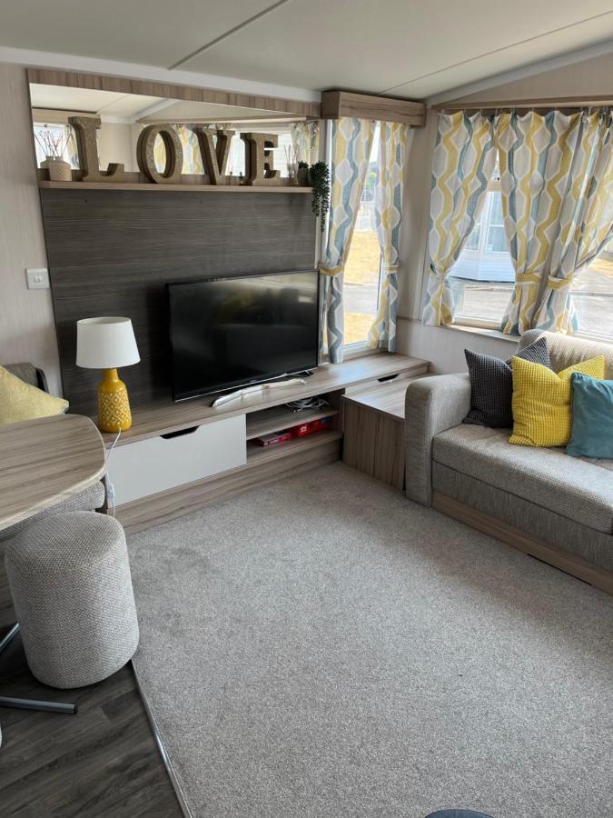 Beautiful Caravan In Trecco Bay! 74 Sycomore Bridgend  Ngoại thất bức ảnh